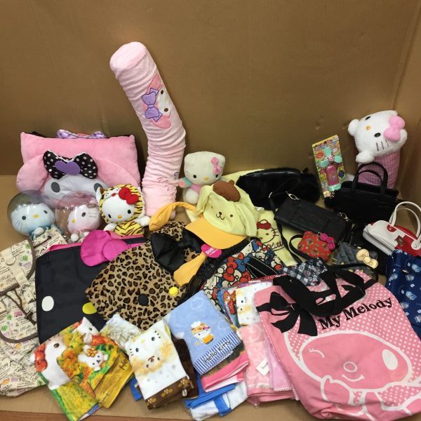 23062904 [大量 160サイズ]ハローキティ ぬいぐるみ、バック、タオル