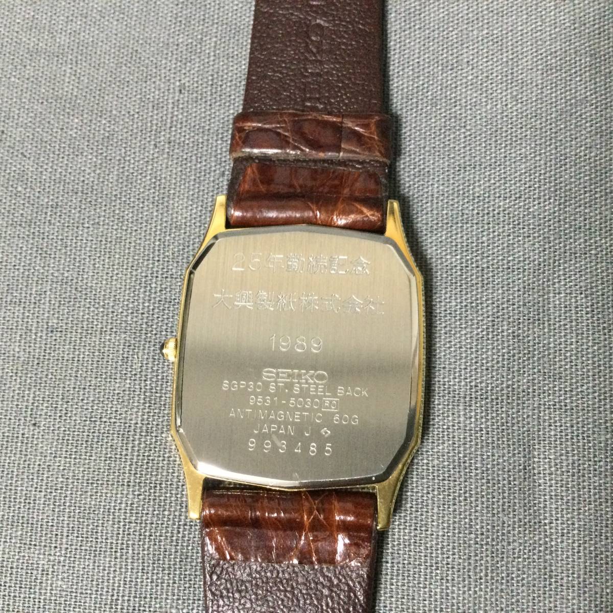 5507/4 GJ51278 SEIKO Dolce QUARTZ 9531-5030 メンズ スクエア型 稼働 