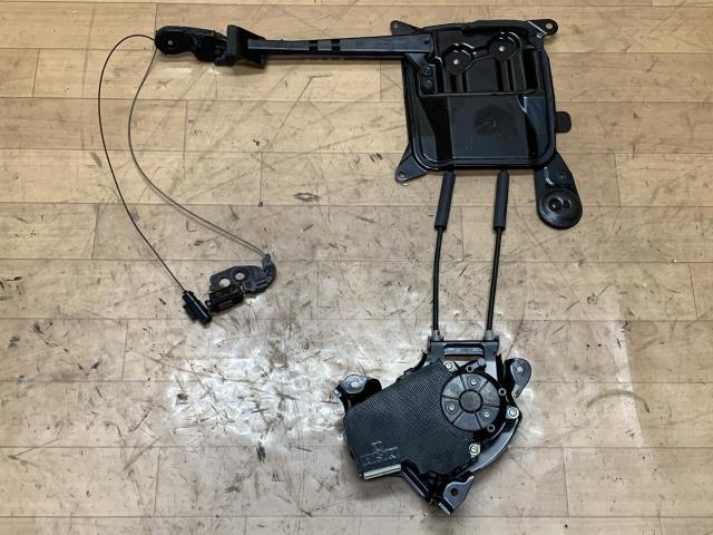ヴォクシー 右パワースライドドアモーター ZRR70W 2026年最新Yahoo 70