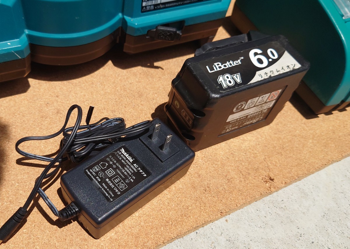 マキタ コードレスファン CF203D ACアダプター付き。 マキタ