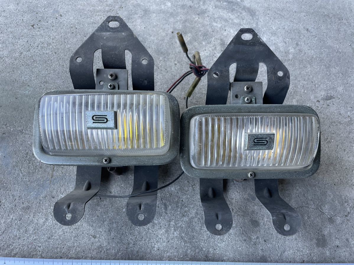 当時物 純正フォグランプ ダットサンサニーB10B110PB110b120B210PB210 