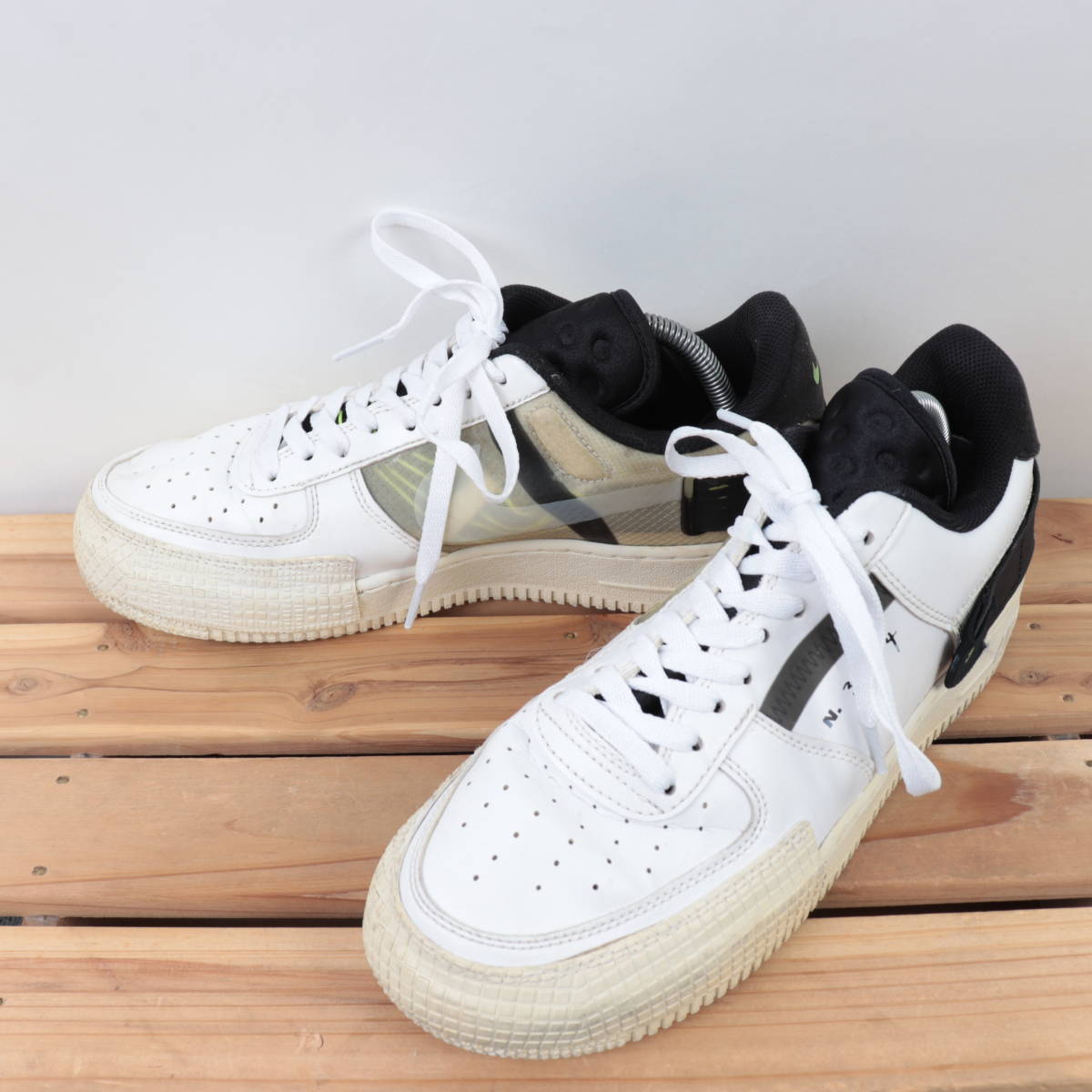 z5317 ナイキ エアフォース1 タイプ US8.5 26.5cm/白 ホワイト 黒 ブラック ライトベージュ NIKE Air Force 1 Type メンズ スニーカー 中古