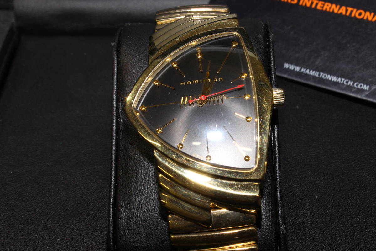●【HAMILTON限定モデル】再/ハミルトンベンチュラ エルビス生誕75周年記念 H24471131 腕時計 ゴールド ブラック黒文字盤 付属品 激安1円～