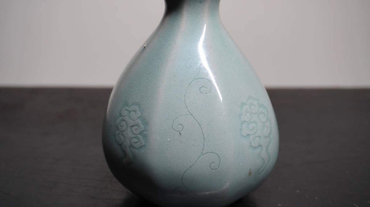 新着情報 Yahoo!オークション 「特別出品」 青磁象嵌雲鶴文瓢形瓶 高麗