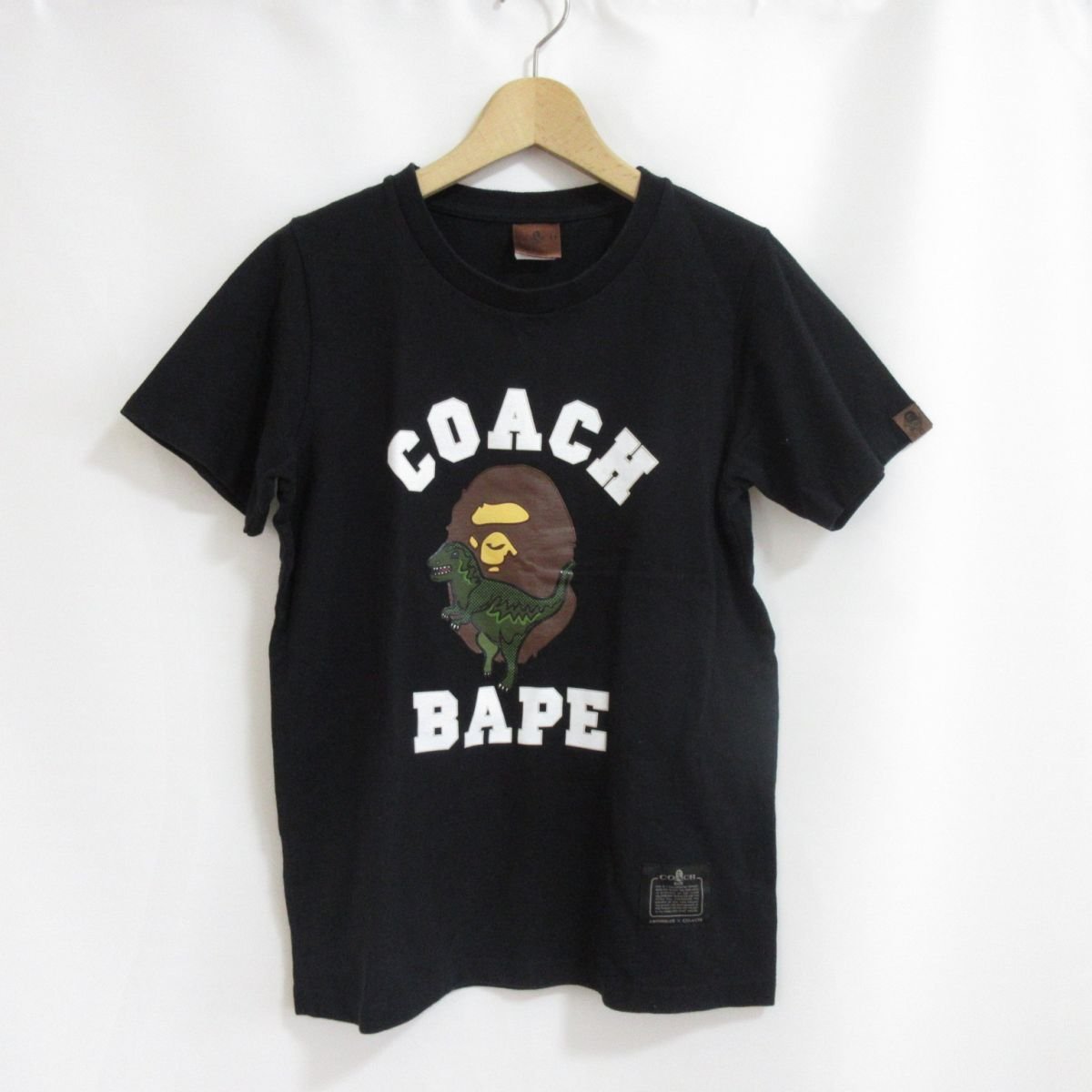 美品 COACH×BAPE コーチ×ベイプ アベイシングエイプ Rexy Tee ロゴ クルーネック 半袖 Tシャツ カットソー S ブラック 072