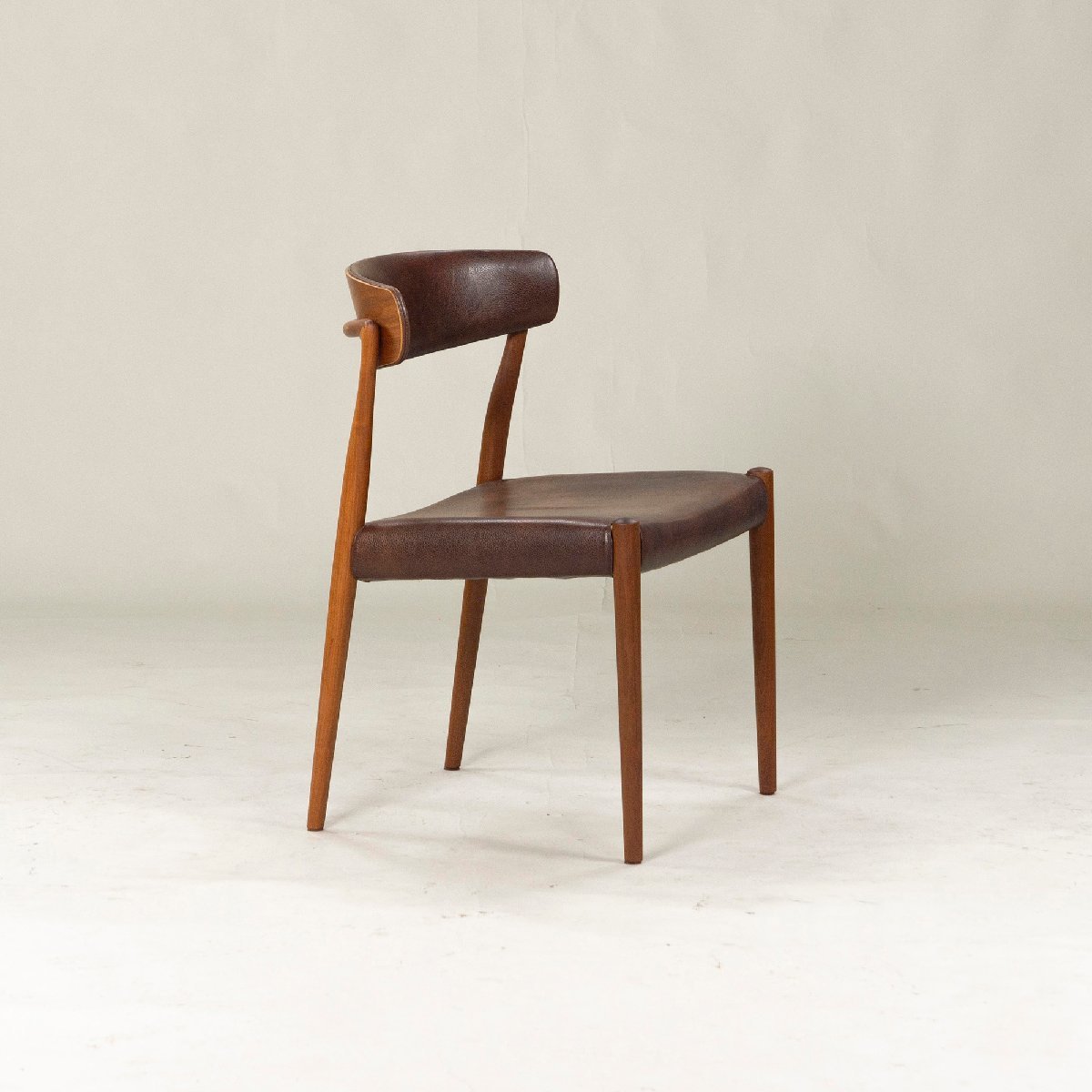 リッツウェル ダイニングチェア ウォールナット オイル仕上げ 本革