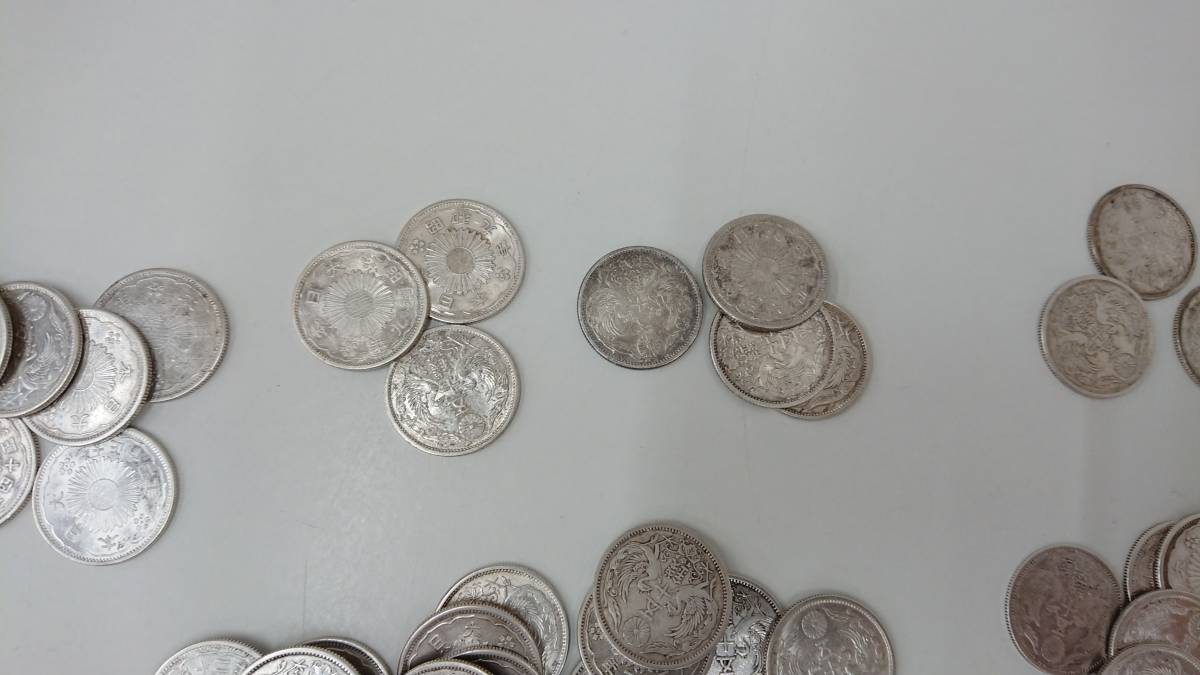 小型50銭銀貨 131枚 大正 昭和 銀貨 古銭 【公式通販】