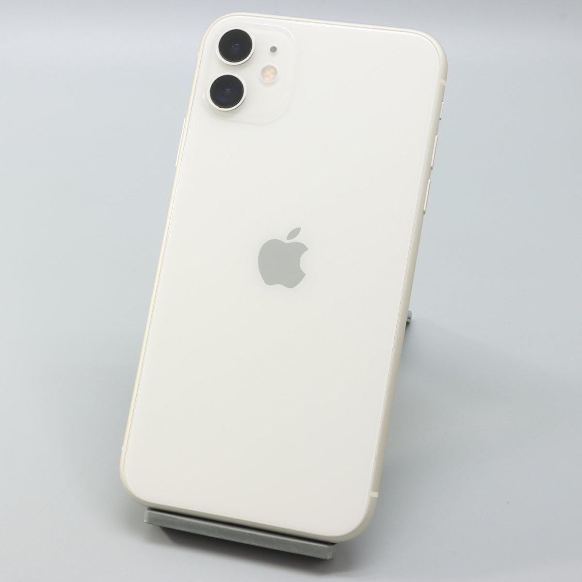 iPhone11 ホワイト128G Apple iPhone11 128GB White A2221 MWM22J/A バッテリ82% □SIMフリー