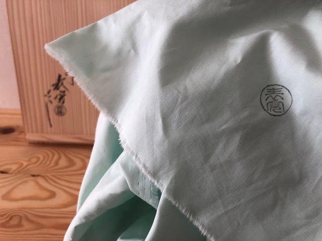 【茶道具】 桑　手付莨盆＊煙草盆＊表完作＊美品＊懐石道具 茶道具 莨盆（煙草盆・たばこぼん） 長四方 田楽 桑色手付莨盆 鵬雲斎好