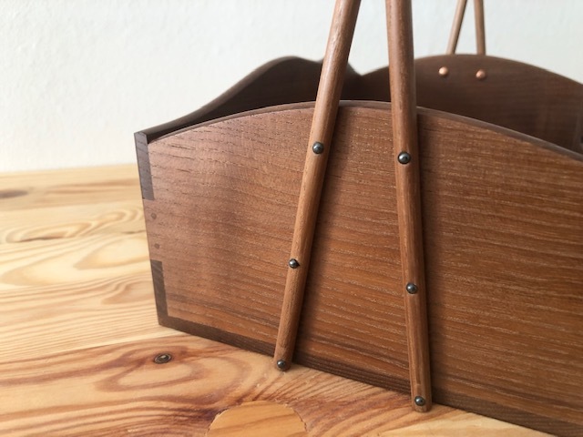 【茶道具】 桑　手付莨盆＊煙草盆＊表完作＊美品＊懐石道具 茶道具 莨盆（煙草盆・たばこぼん） 長四方 田楽 桑色手付莨盆 鵬雲斎好