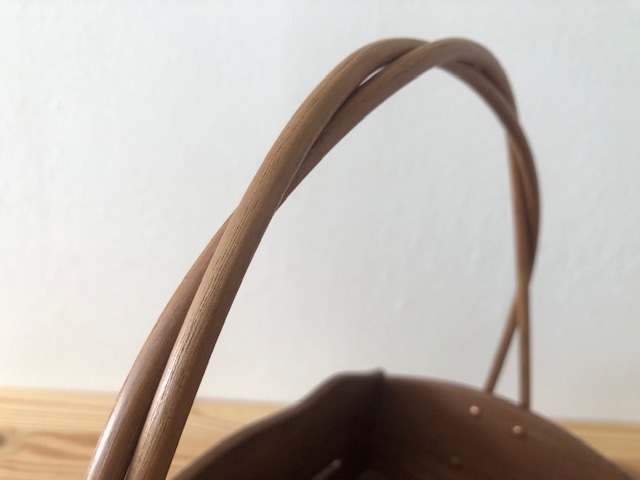 【茶道具】 桑　手付莨盆＊煙草盆＊表完作＊美品＊懐石道具 茶道具 莨盆（煙草盆・たばこぼん） 長四方 田楽 桑色手付莨盆 鵬雲斎好