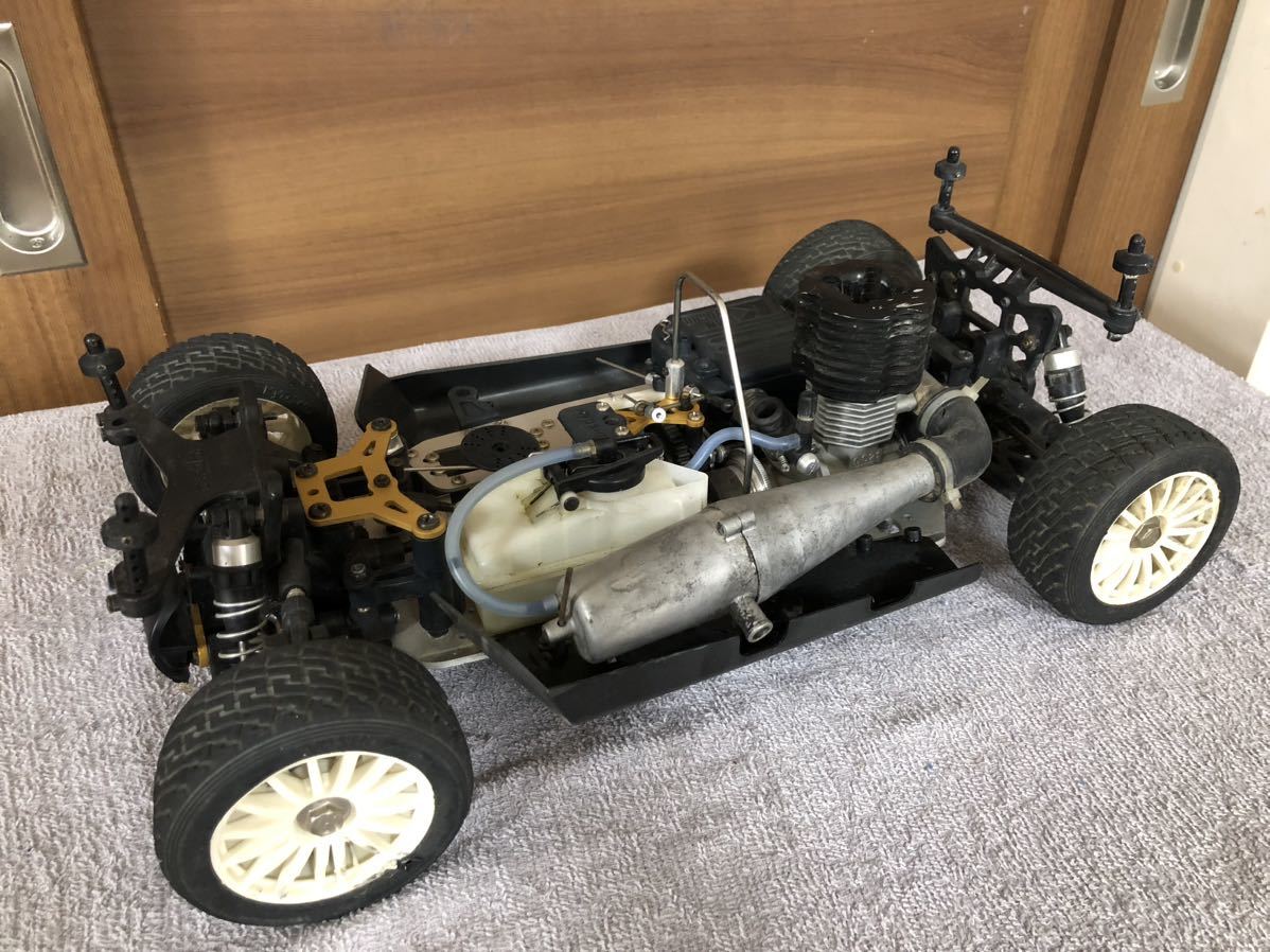 京商の古いエンジンカー 京商 KYOSHO エンジンカー 京商 KYOSHO エンジンラジコン カー1/8 部品