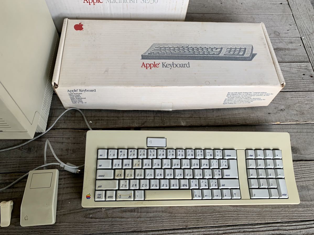 Apple Macintosh SE キーボードマウス付き Apple Macintosh SE/30 キーボード&マウス付き。アップル
