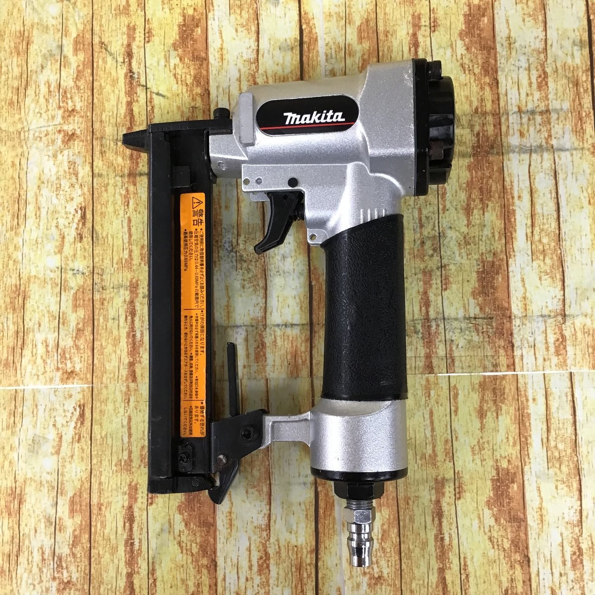 【中古品】マキタ(makita) 常圧エアタッカ AT425BZK