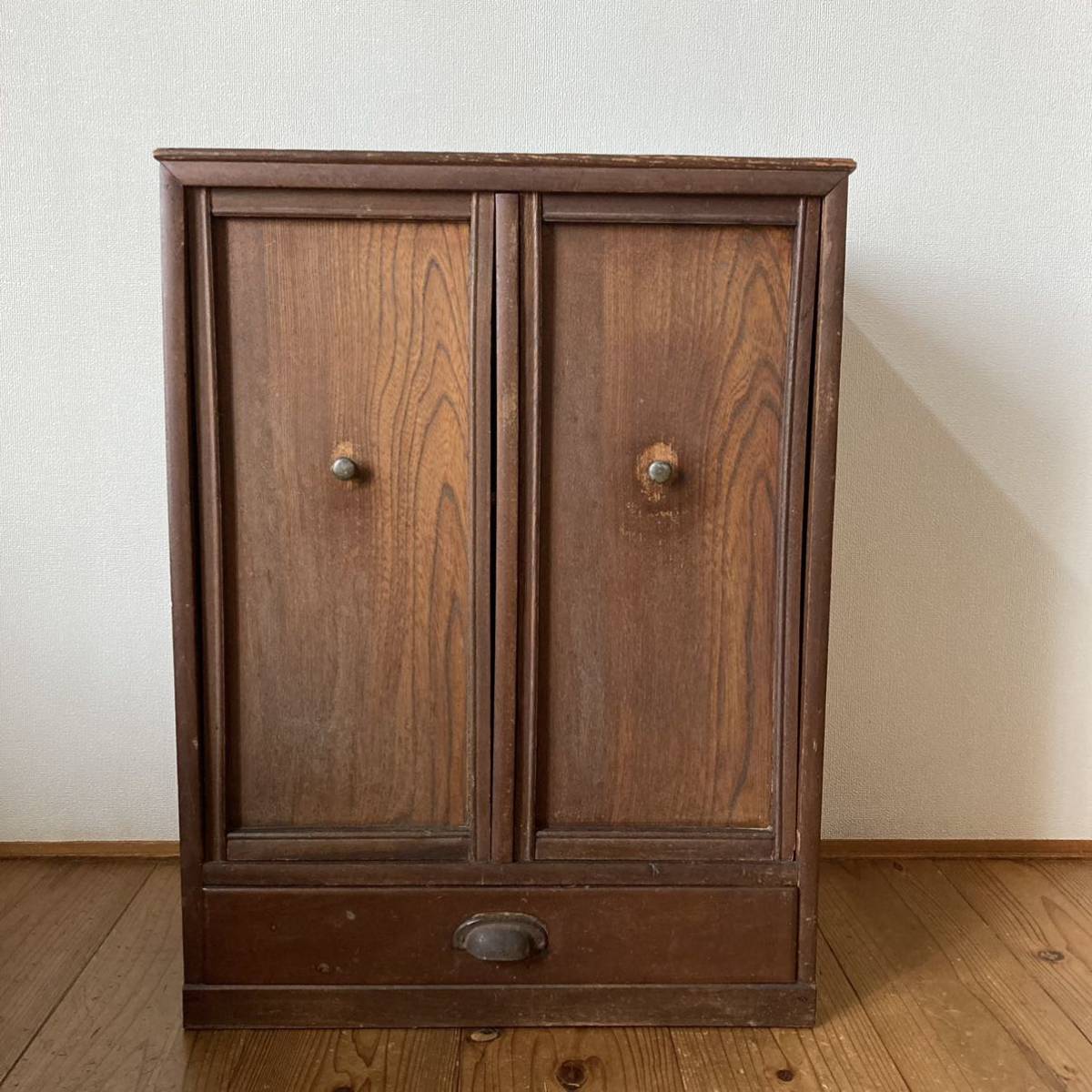 古い食器棚　飾り棚 収納 古道具 レトロ