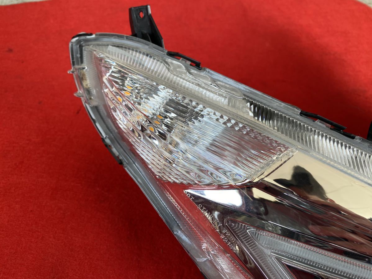 中古・純正】ホンダ PCX125 ヘッドライト 部品11 HONDA 中古になります