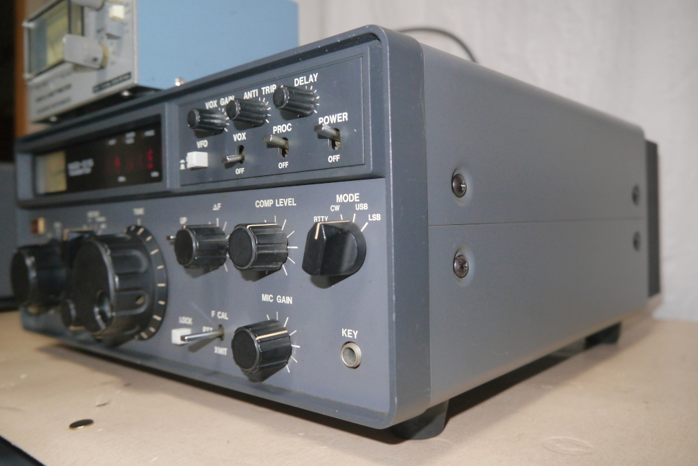 めったに出ない！ JRC NSD-515送信機 動作中 NRD-515とトランシーブを
