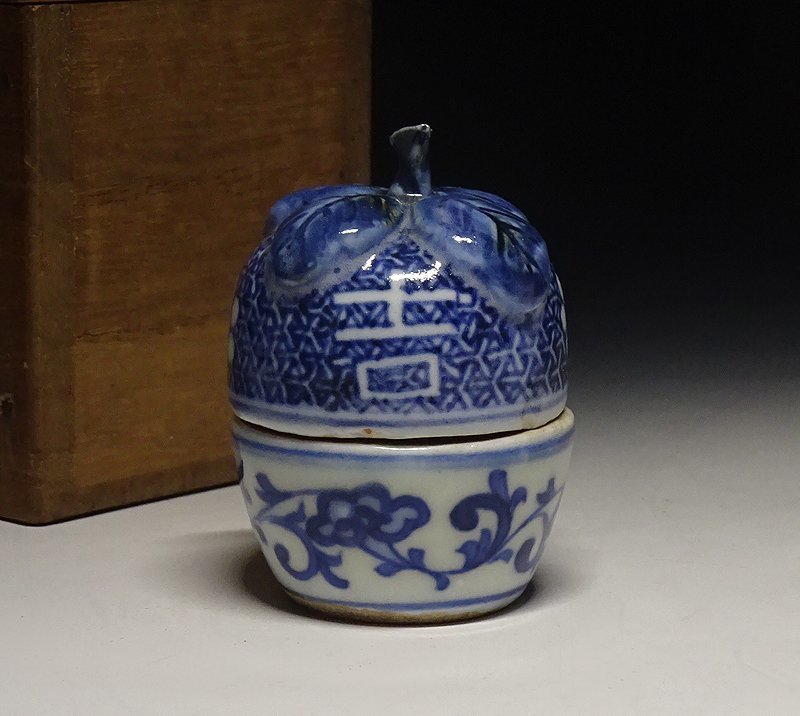 【驚きの破格値，人気】 緑屋i 中国古玩 祥瑞 染付 香合 箱付 時代物 唐物 i9/0801-6/30-4#60(染付)｜売買されたオークション情報、yahooの商品情報をアーカイブ公開 - オークファン 骨董陶磁器一般
