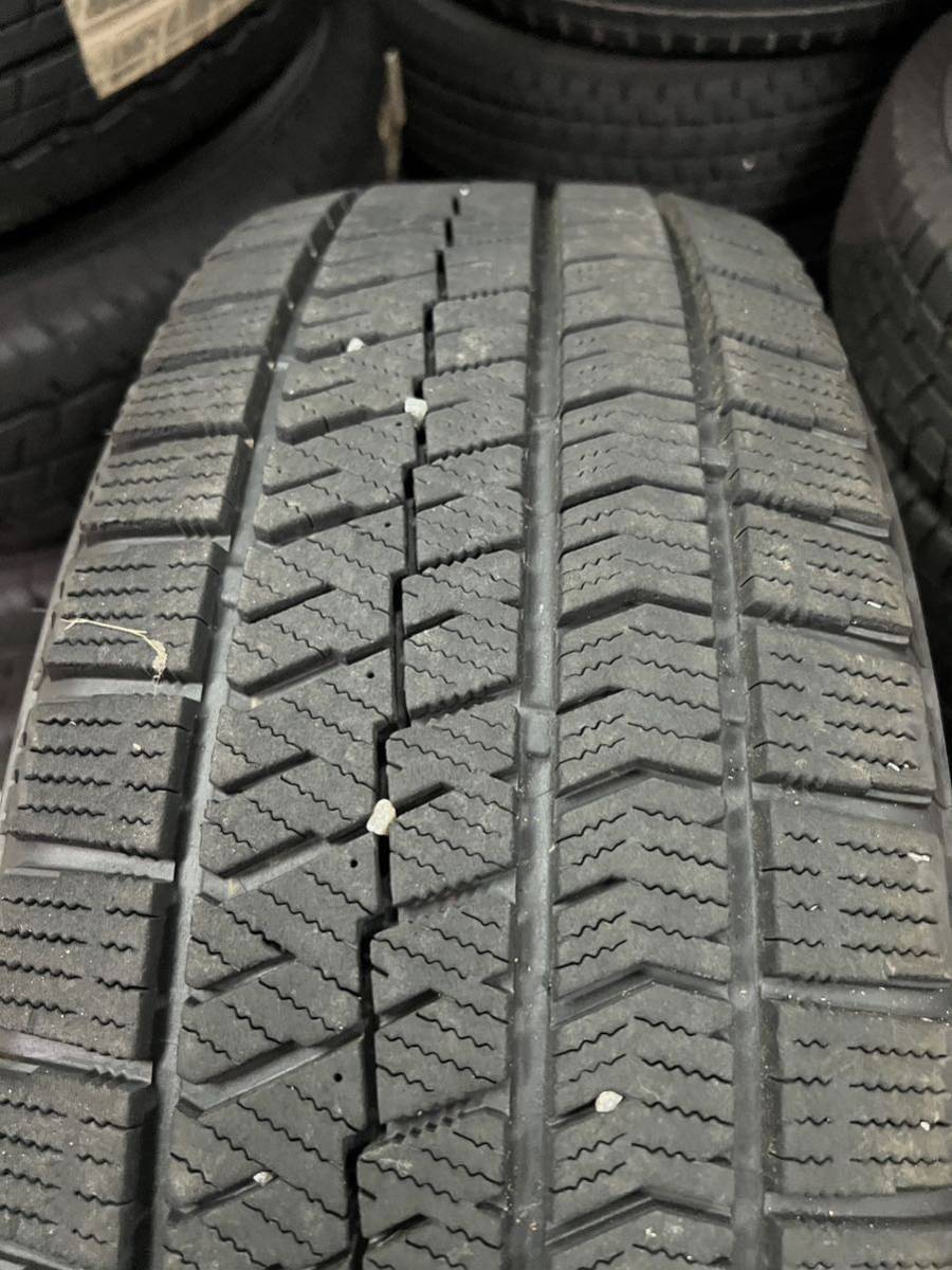 スタッドレスタイヤ ブリヂストン ブリザック VRX2 215/65R16 製造年式  