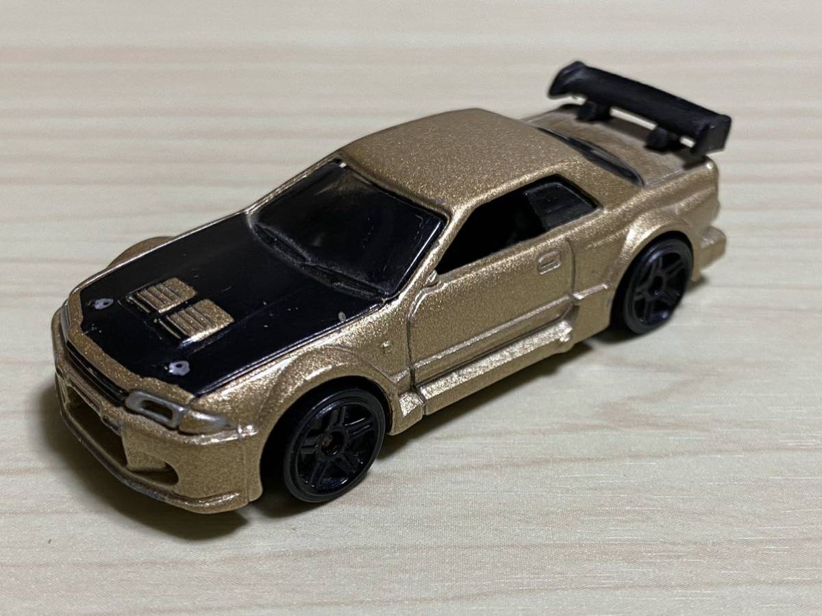 ホットウィール 日産 スカイライン GT-R R32 ゴールド ルース Hot