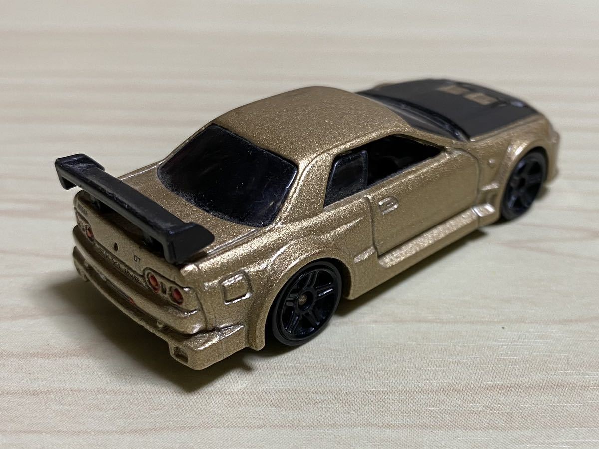 ホットウィール 日産 スカイライン GT-R R32 ゴールド ルース Hot
