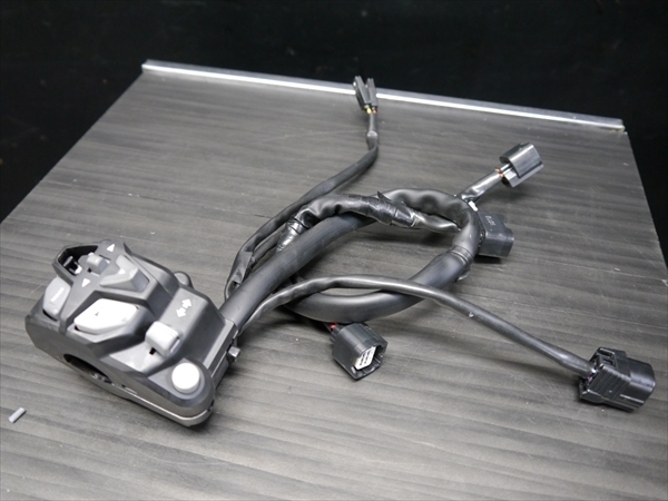 R52588 CBR1000RR-R SP SC82 純正 左 集合ハンドル スイッチ ASSY