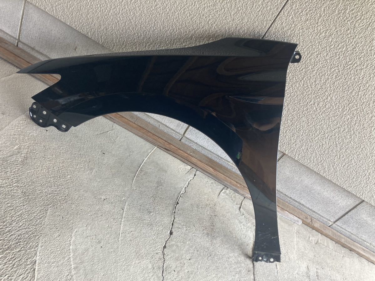 AXVH70 カムリ フロントフェンダー 左側 中古品 外装、エアロ パーツ