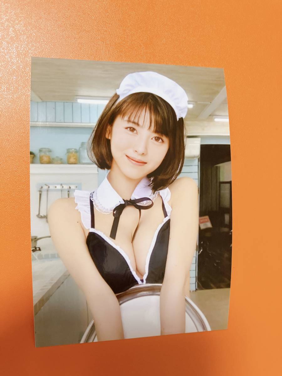 ☆ 浜辺美波① L判写真 高品質 速達 営業所留め可能 送料何点でも180円