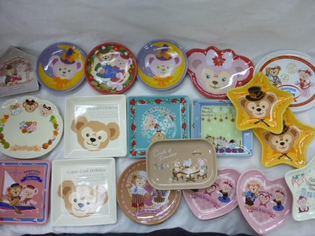 【まとめ売り 動作未確】 ディズニー ダッフィー シェリーメイ ジェラトーニ 他 お皿 等 19点 グッズセット