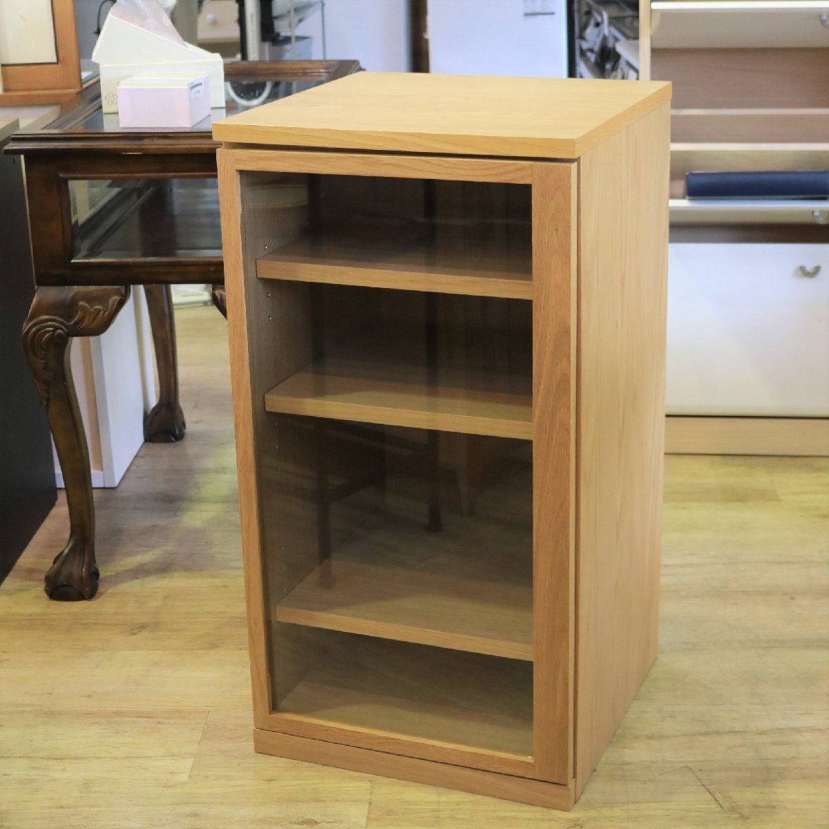 900)【美品】無印良品 木製キャビネット ガラス扉 スリム オーク材 天然木 幅44cm 参考価格24，900円