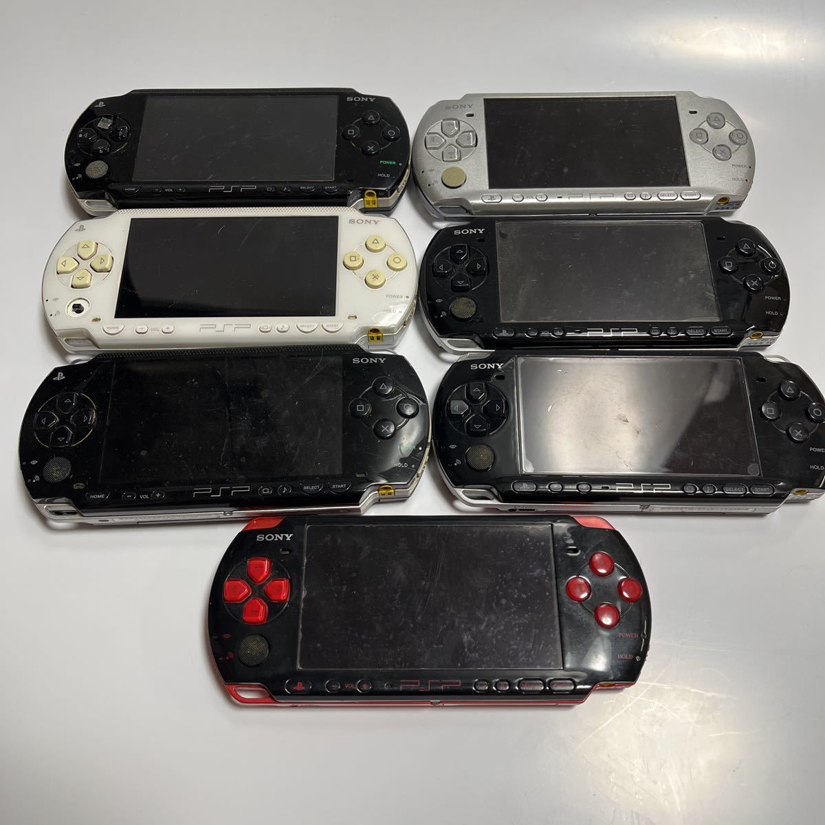 販売代理店 ジャンク品 SONY/ソニー◇ PSP-1000/3000 3台セット UMD 販売代理店 ジャンク品 SONY/ソニー◇ PSP-1000/3000 3台セット UMD