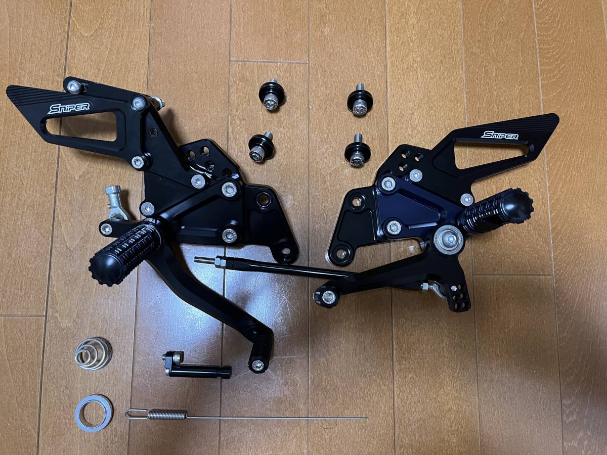 未使用品 SNIPER GSX-R125 GSX-S125 バックステップ黒 ABS対応4 