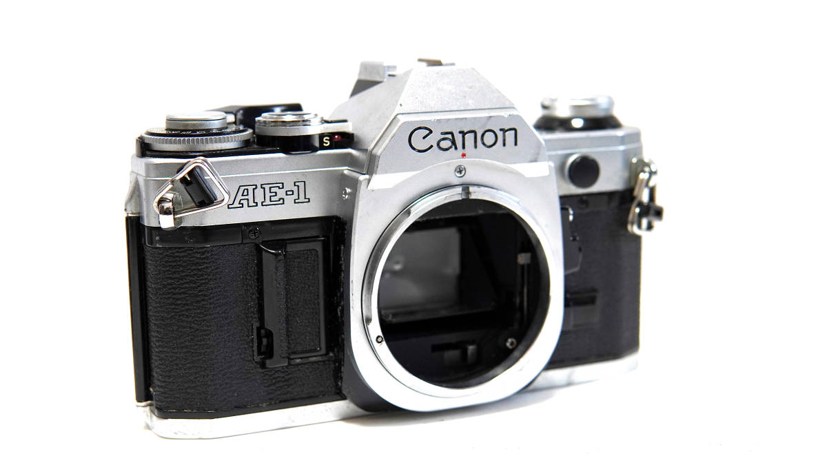 良品☆キャノン CANON AE-1 ボディ☆シャッター全速・露出計OK・鳴き