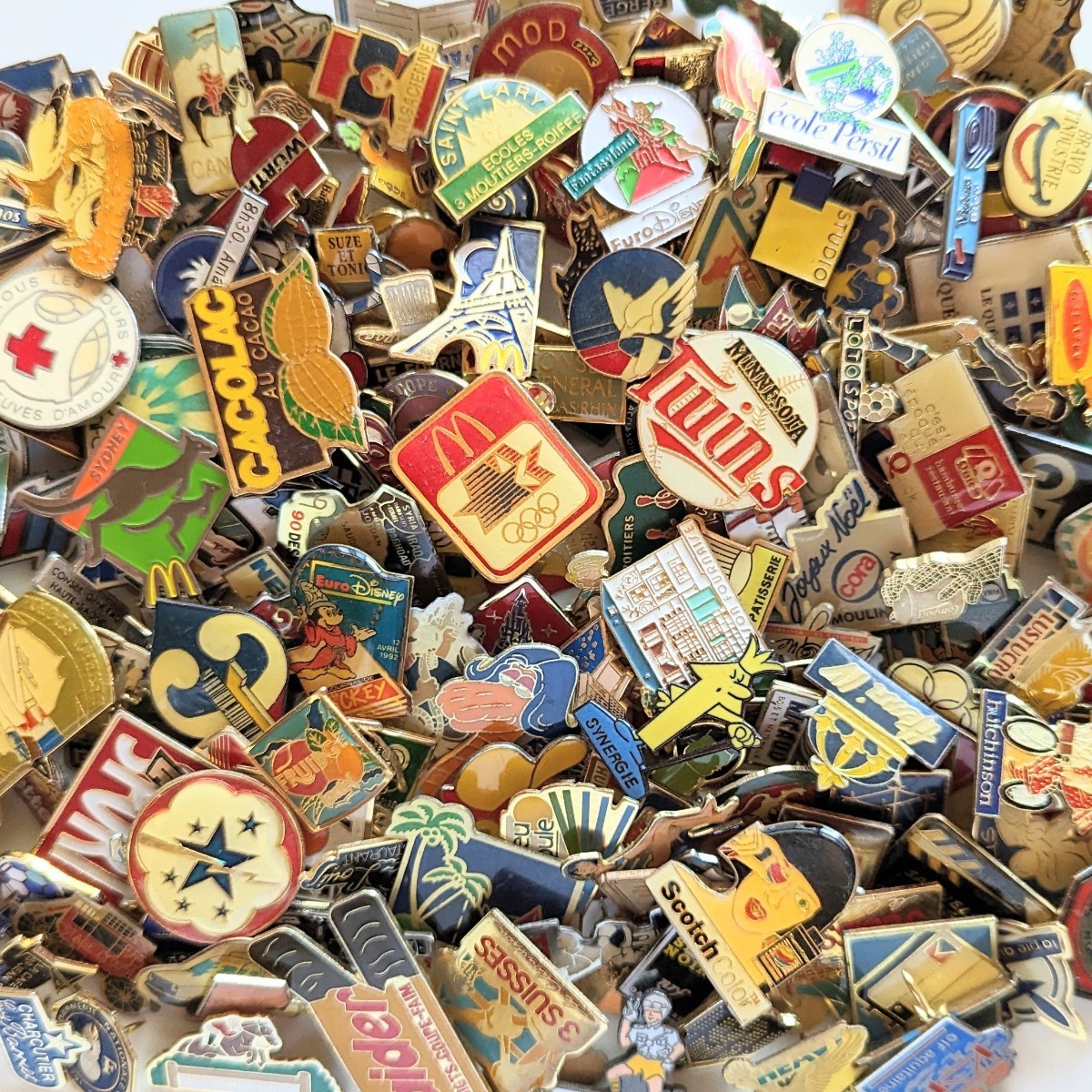 フランス雑貨☆ピンズ ピンバッジ大量200個セット☆ヴィンテージまとめ