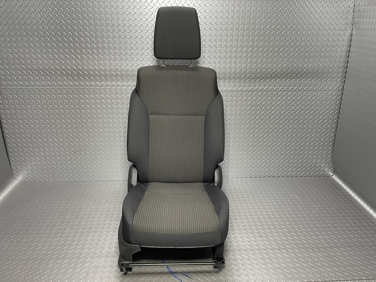 新車外し】ジムニーシエラ 純正シート右 運転席 JB74W (23030099)