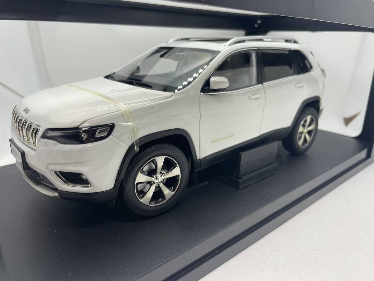 数量限定，人気 GACFCA 1/18 ジープ チェロキー JEEP CHEROKEE 2020 ホワイト J07-1-007(乗用車)｜売買されたオークション情報、yahooの商品情報をアーカイブ公開 - オークファン 乗用車
