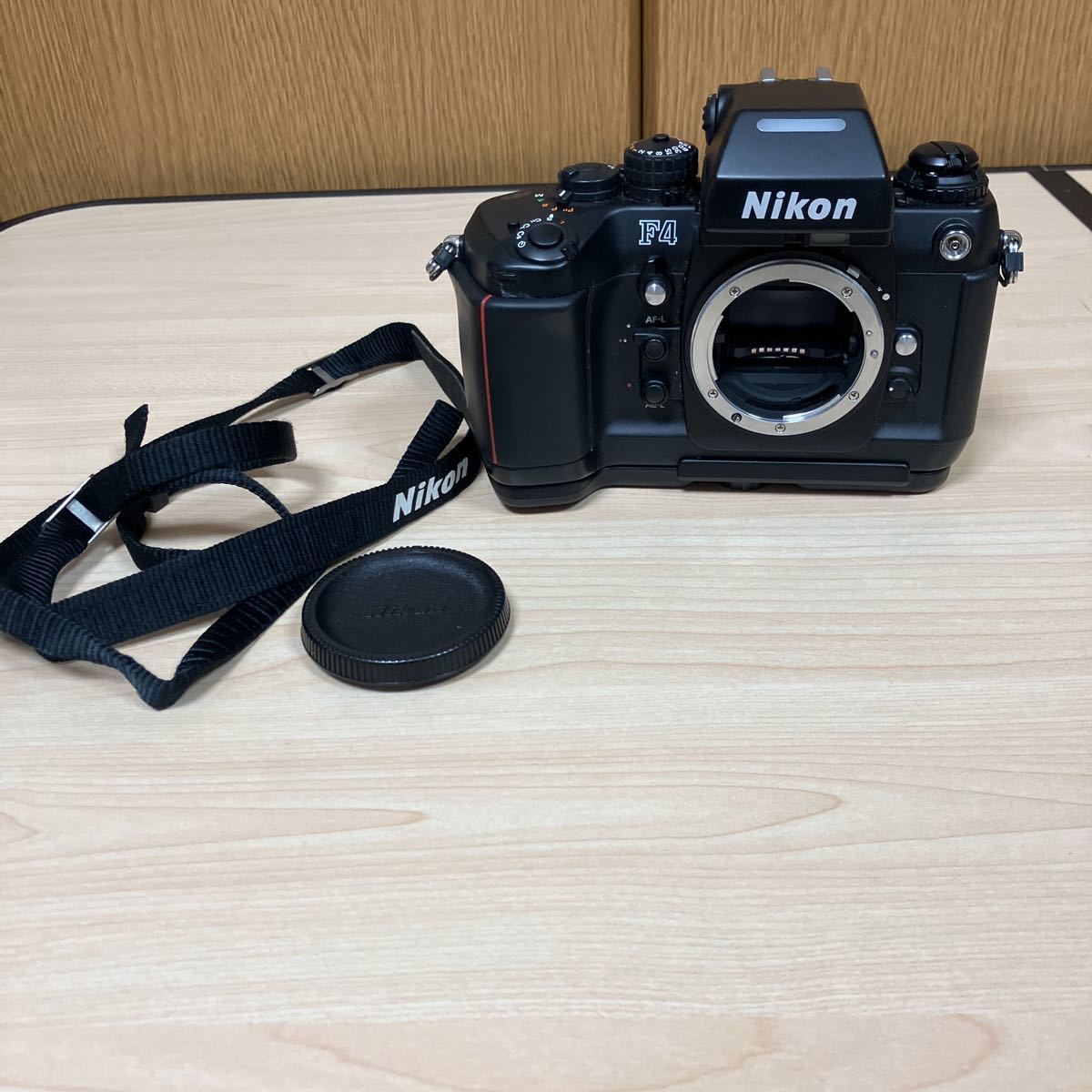 Nikon F4 フィルムカメラ 731 フィルムカメラ カメラ、光学機器 【公式
