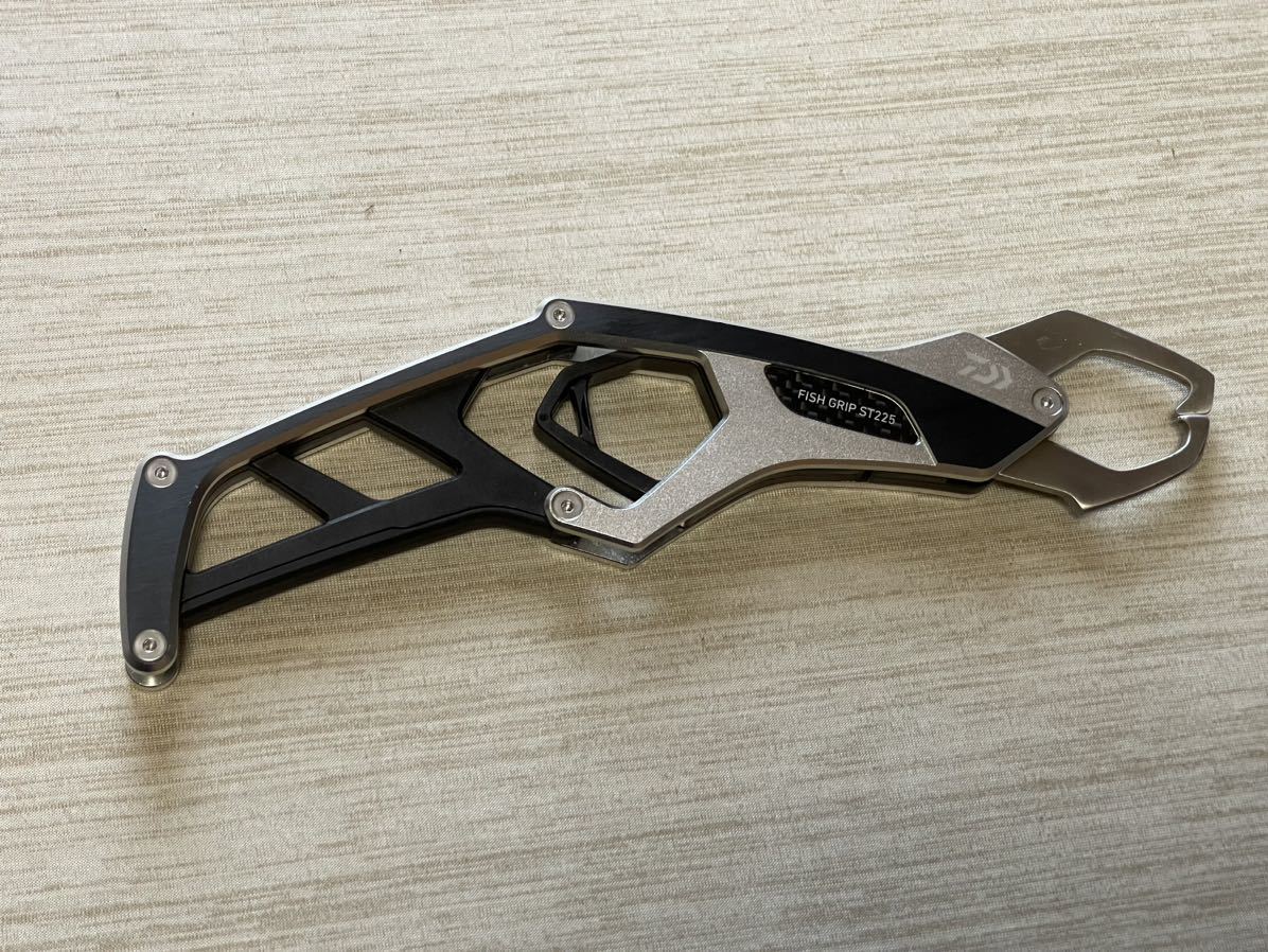 ダイワ(DAIWA) フィッシュグリップ ST225 シルバー