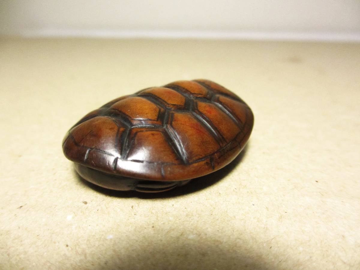 江戸時代 根付 柘植製 亀の意匠 銘 友忠 江戸時代 根付 柘植製 亀の
