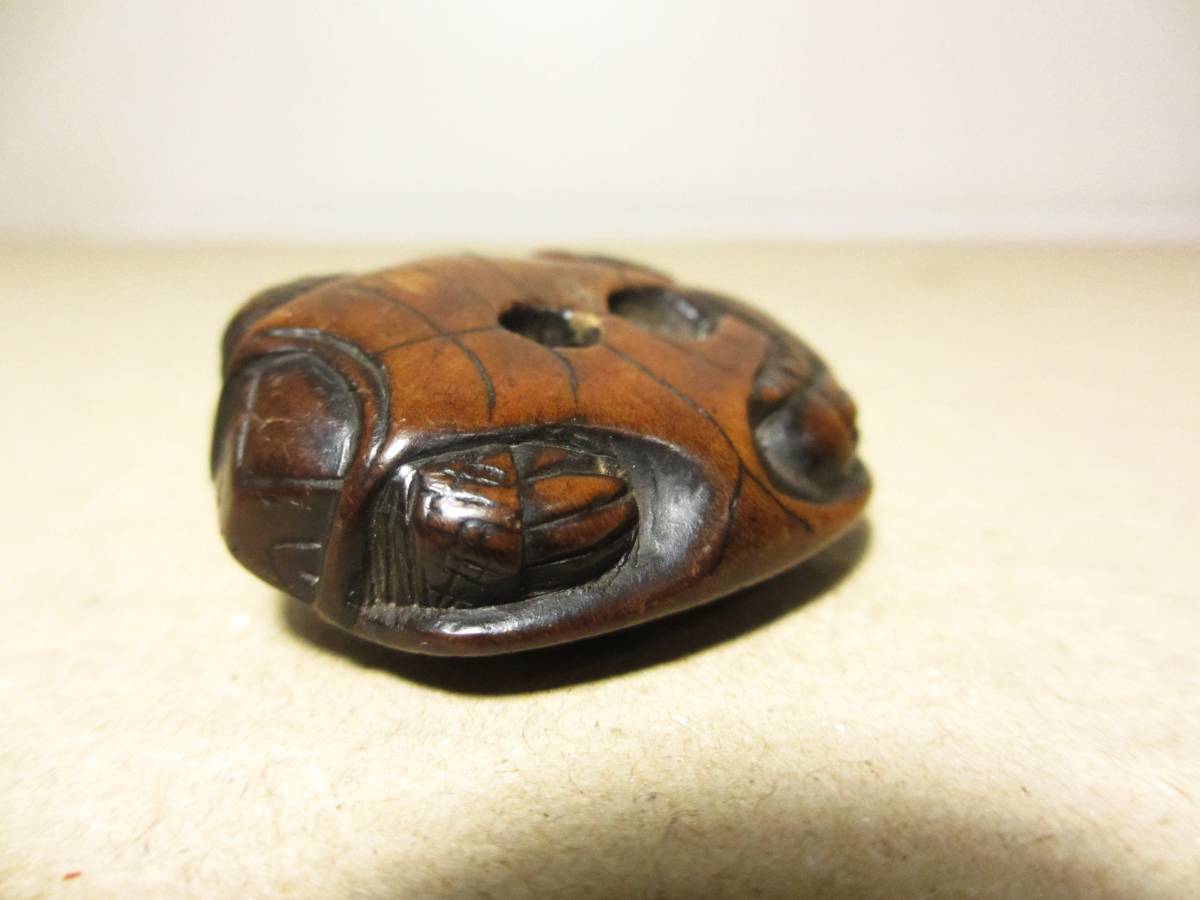 江戸時代 根付 柘植製 亀の意匠 銘 友忠 江戸時代 根付 柘植製 亀の