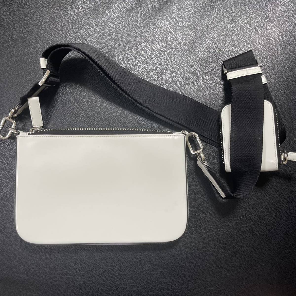 1円スタート 定価39万 PRADA ブラッシュドレザー ホワイト ショルダー
