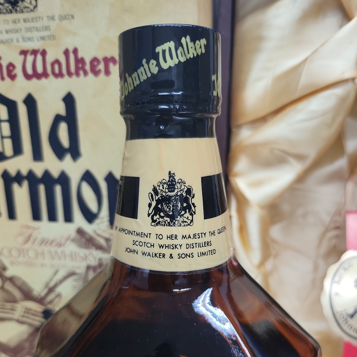 ドリンク、水、お酒 【ミニボトル】Johnnie Walker（ジョニー