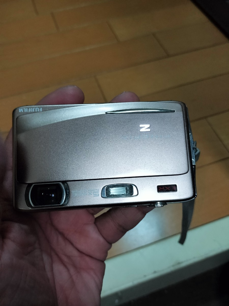 FUJIFILM FINEPIX Z950EXR 富士フイルム コンパクトデジタルカメラ