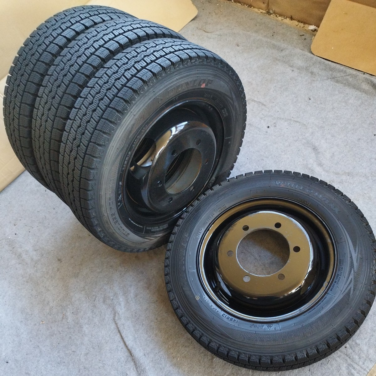 イボ残りバリ山 145R13 8PR LT トヨタダイナ トヨエース ジャストロー 純正ホイール付きリヤーWタイヤ スタッドレス(中古品 ...