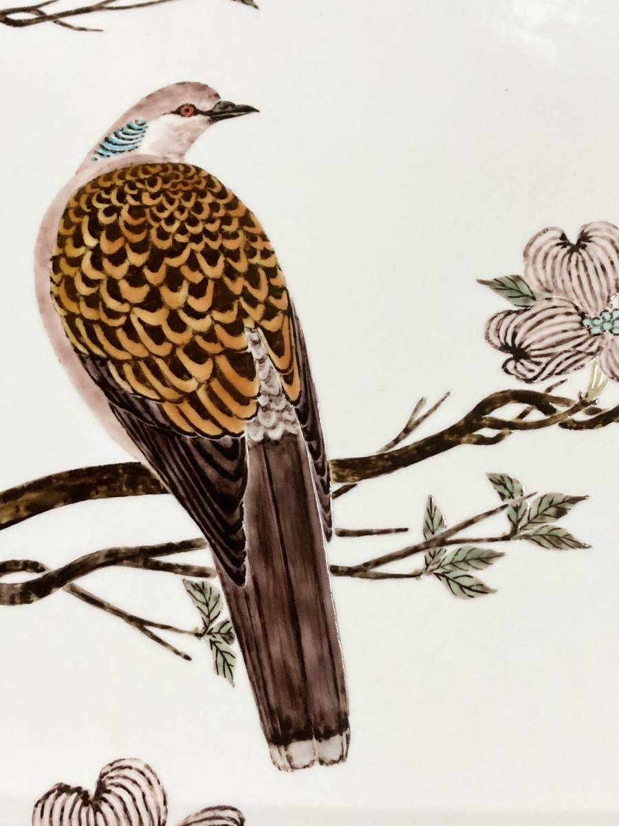 ☆ 影山明志 ☆「色絵 雉鳩 花水木紋 四角陶筥」 色絵磁器 箱物 傷