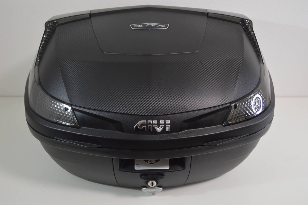 GIVI リアボックス モノロックケース | モノロック BLADE トップケース 
