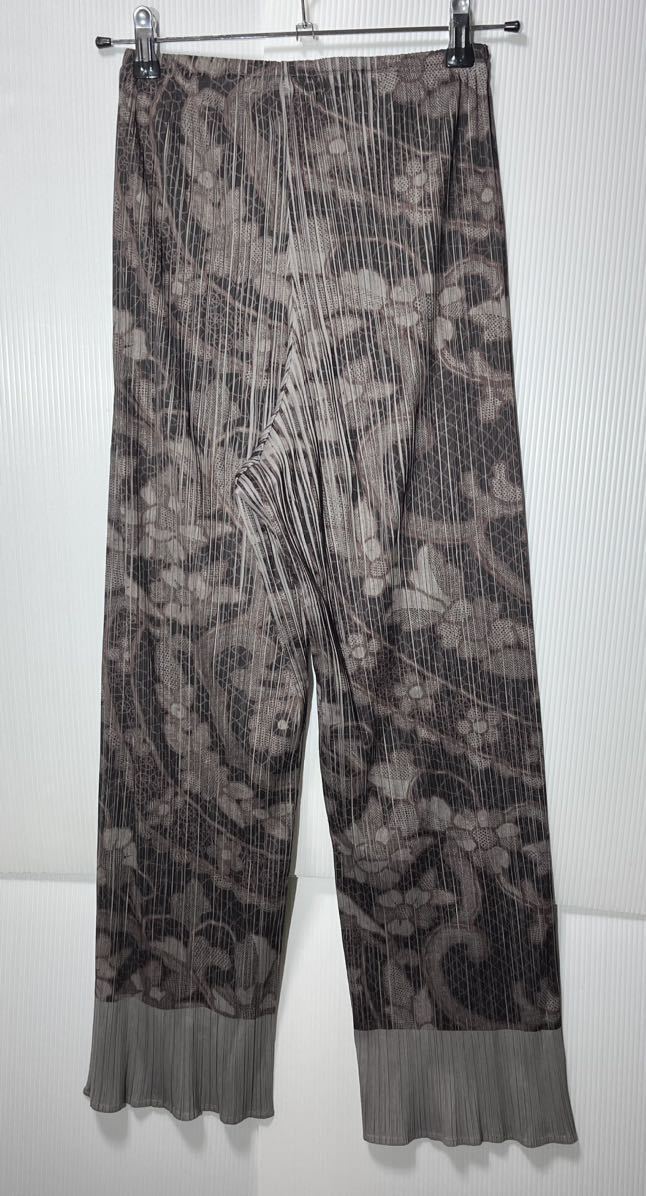 PLEATS PLEASE イッセイミヤケ プリーツ加工 ストレート パンツ グレー