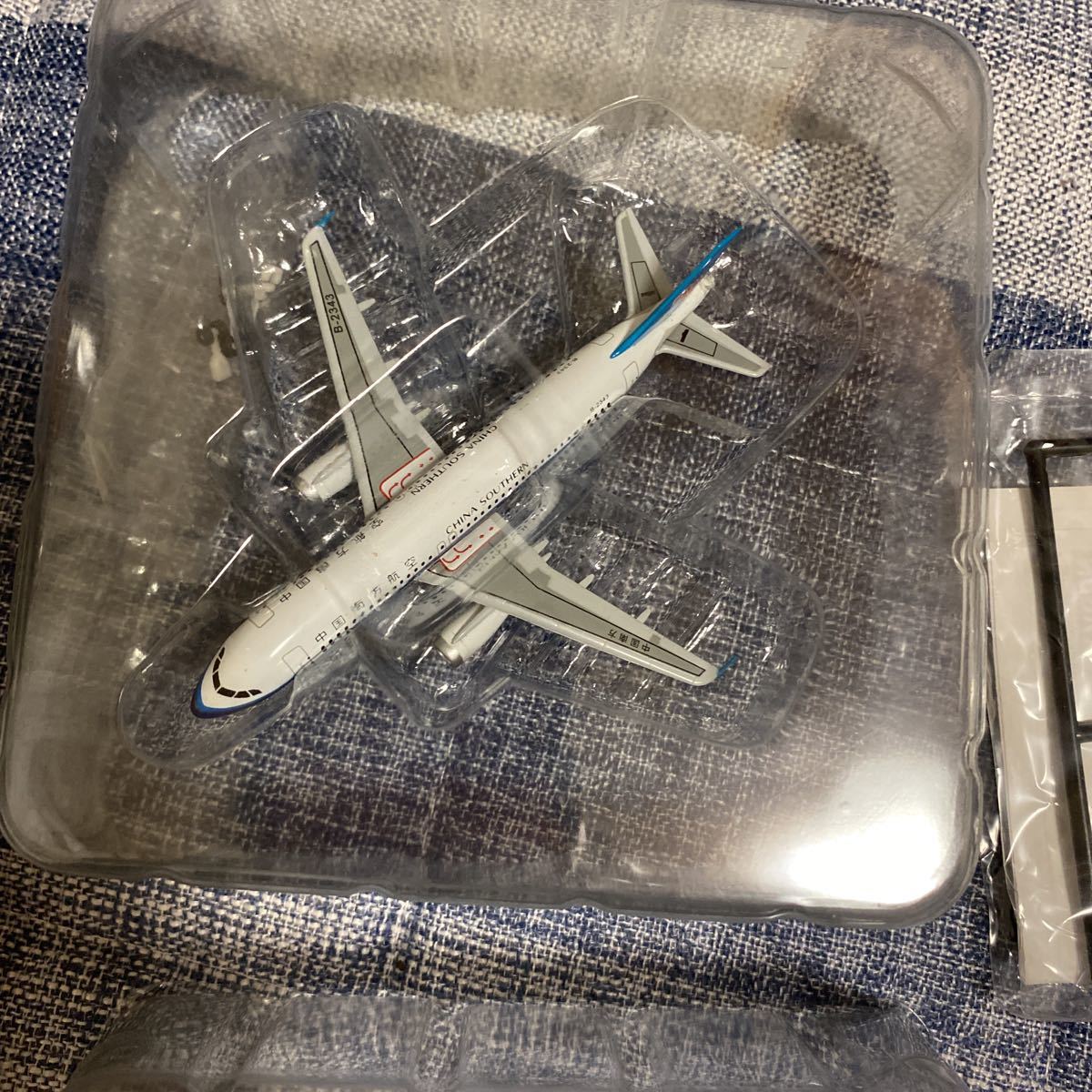 DRAGON(ドラゴン)1/400 PREMIERE COLLECTION「A320中国南方航空CHINA SOUTHERN」2個セット_9