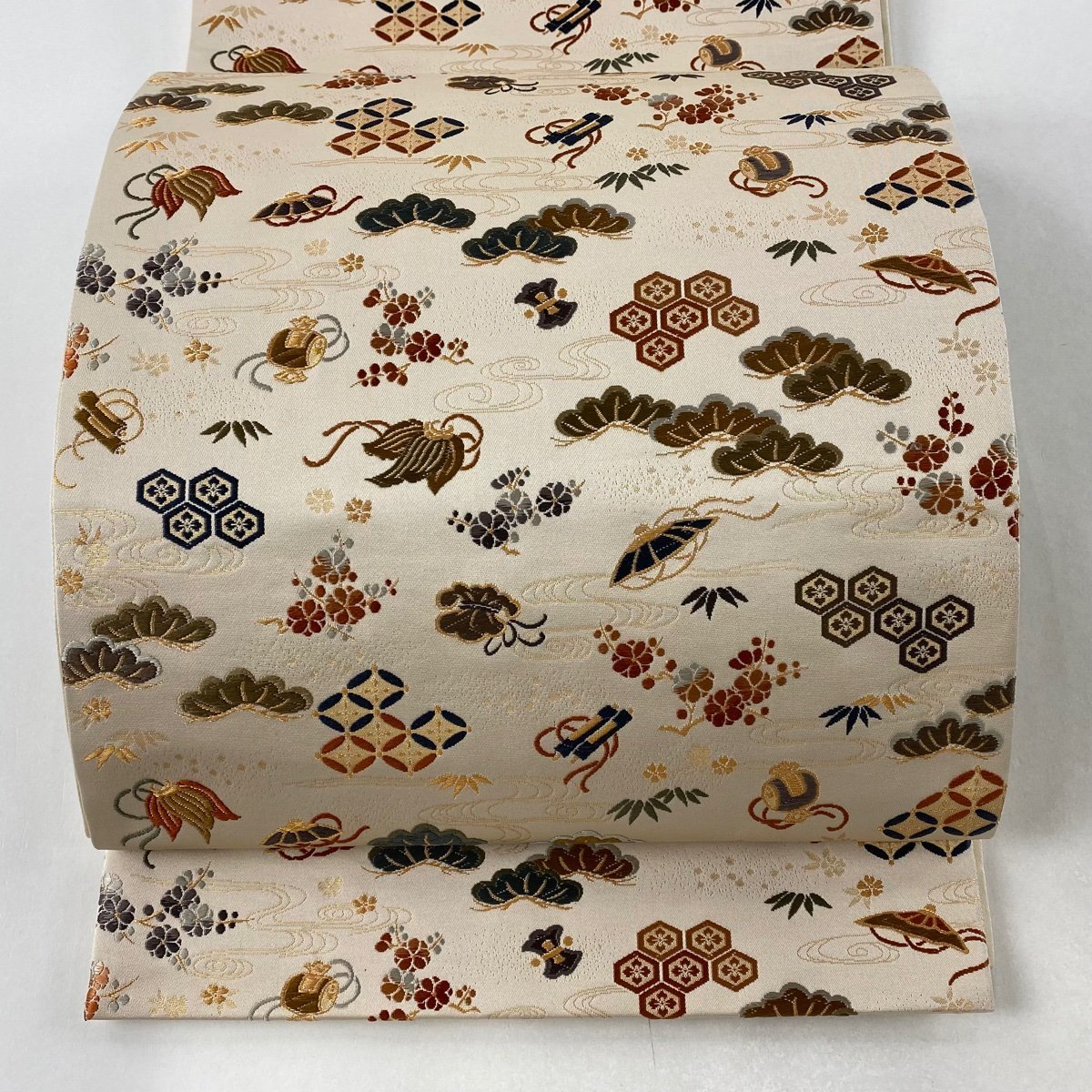 袋帯 美品 秀品 宝尽くし 松竹梅 金糸 唐織 ベージュ 六通 正絹 【中古