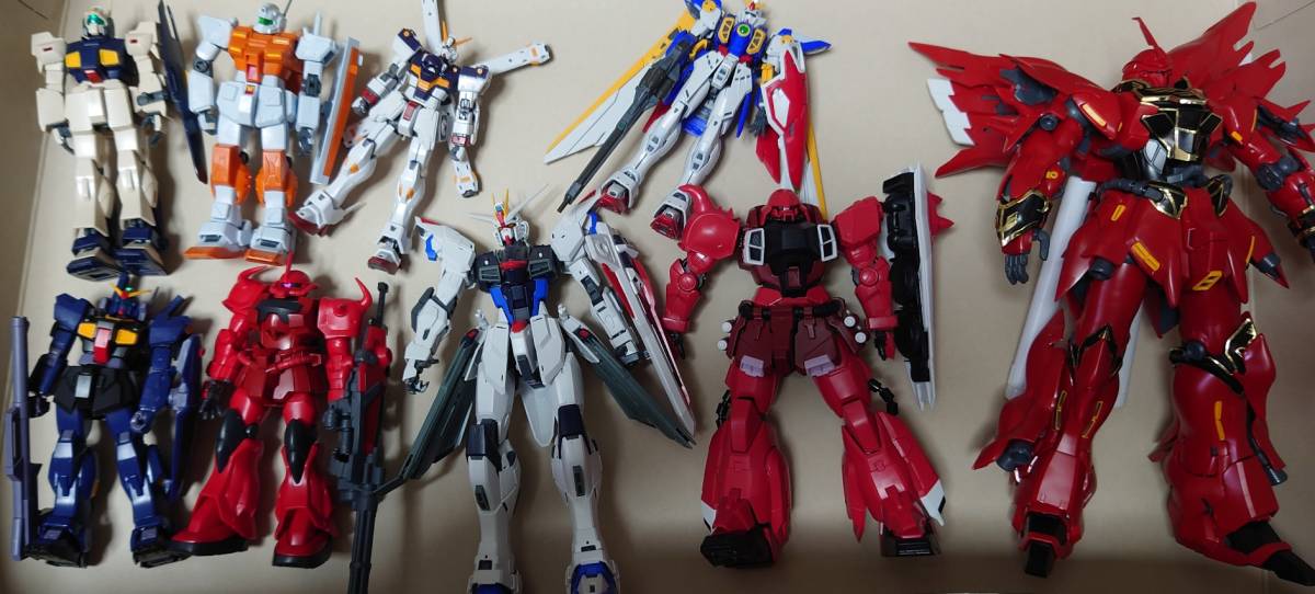 送料無料】ガンプラ13個ぐらい 組立済 未塗装 接着剤不使用(完成品